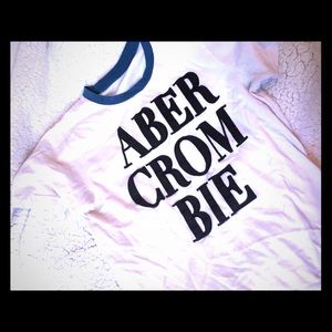 Ambercrombie Kids 8/10 (fits like medium croptop)